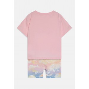 Converse ELONGATED GFX TOP...