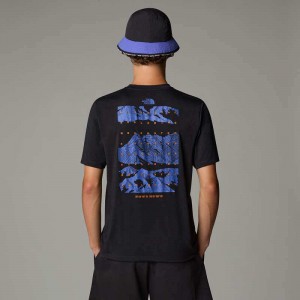 The North Face T SHIRT...