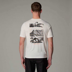 The North Face T SHIRT...